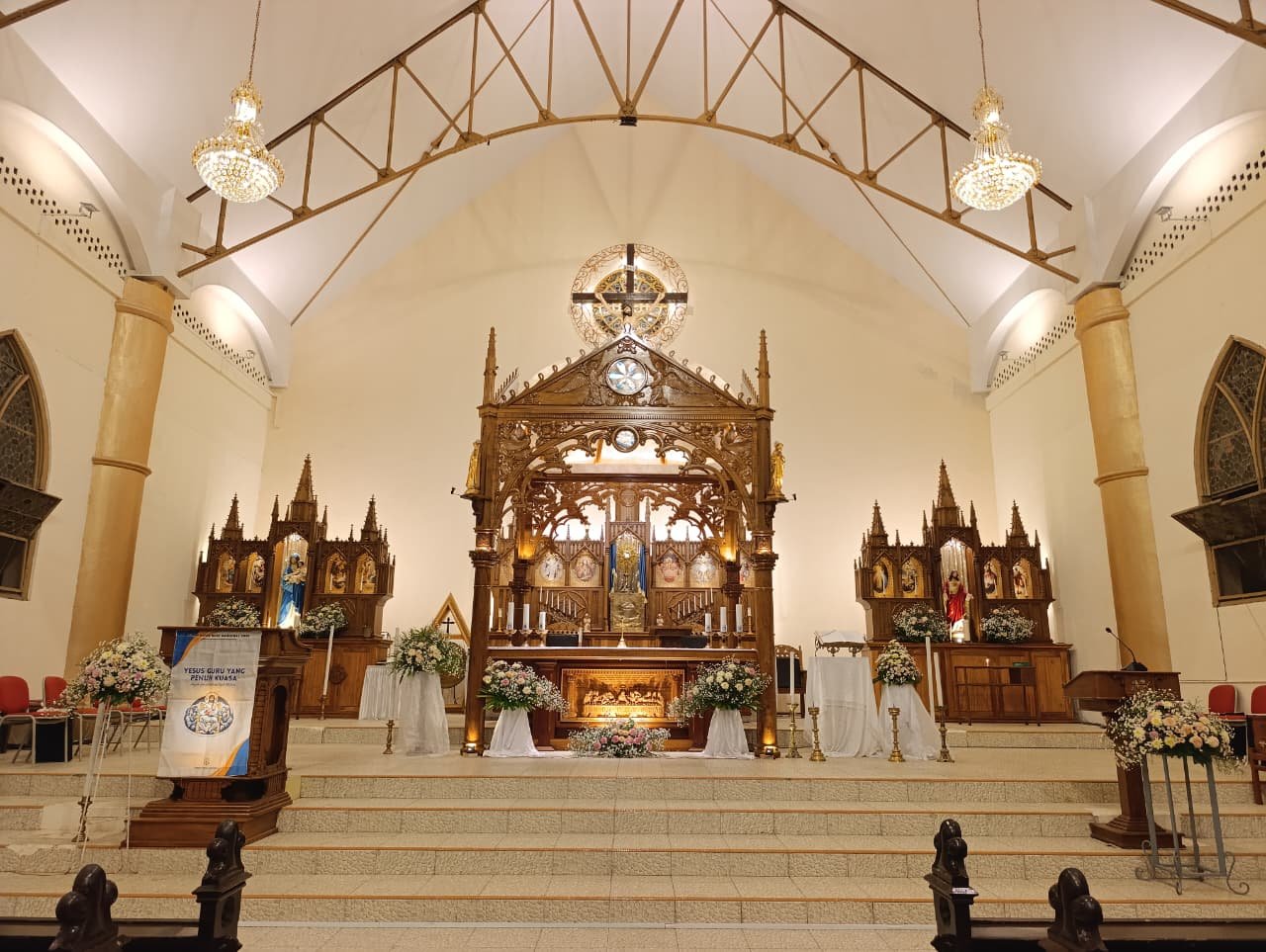 Profil Paroki Hati Kudus Yesus Tomohon